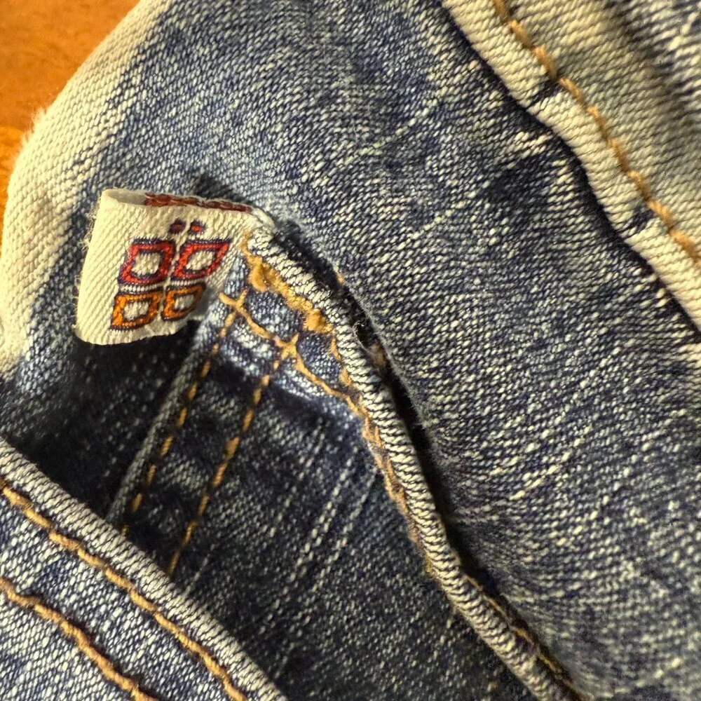 Plugg Jeans Medium Wash with Bleached Accents Sz 14 Cotton/Poly/Spandex Blend